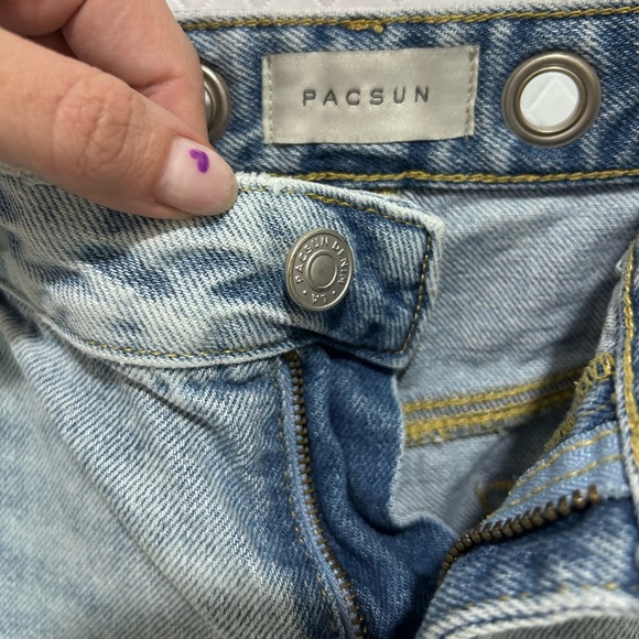 PacSun Light Wash low-rise Baggy Cropped Jeans - Picture 3 of 7